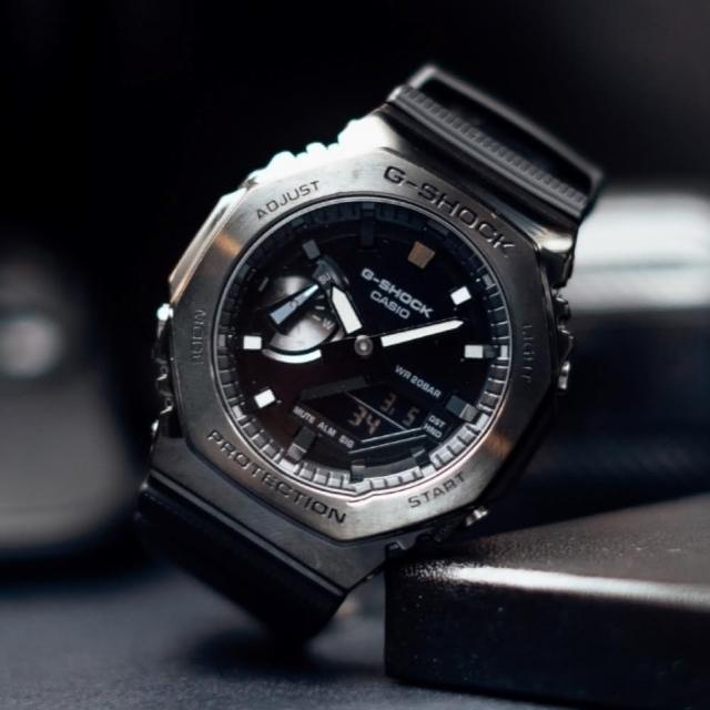 【CASIO 卡西歐】G-SHOCK 百搭酷黑時尚金屬錶殼八角形錶殼_44.4