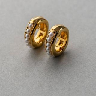 【ete】珍珠排列擁抱夾式耳環(金色)