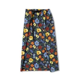 【KIU】日本KIU 抗UV透氣防水裙 內有腰圍調整扣 攤開變野餐巾 附收納袋(212169 迷幻花園)