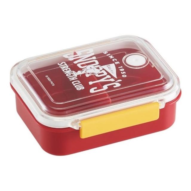【小禮堂】SNOOPY 史努比 方型透明雙扣便當盒 430ml - 紅黃舉旗款(平輸品)
