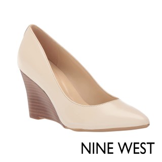 【NINE WEST】CAL9X9 尖頭楔型高跟鞋-米白色