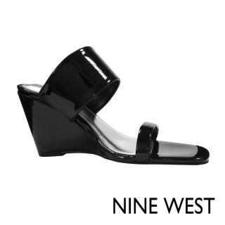 【NINE WEST】NATS 方頭楔型高跟涼鞋-黑色