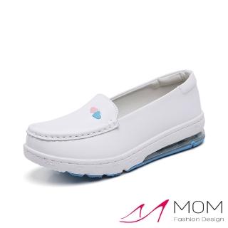 【MOM】真皮護士鞋/真皮舒適彈力加大氣墊小愛心印花護士鞋(C款素面)