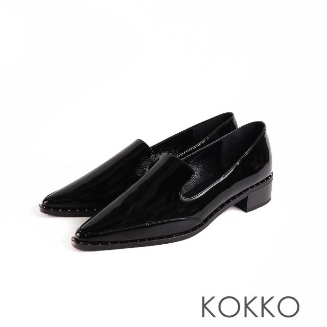 【KOKKO 集團】尖頭素面鑲嵌鉚釘懶人真皮跟鞋(亮黑色)