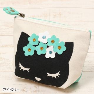 【Sayaka 紗彌佳】原裝進口 時尚流行 日本Pooh Chan閉眼貓-朵朵小花噗將零錢包(白色+綠色)
