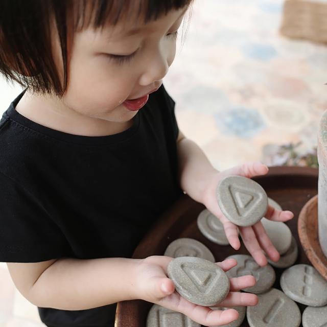 【Plantoys】觸覺石學習組(木質木頭拓印玩具 益智學習)