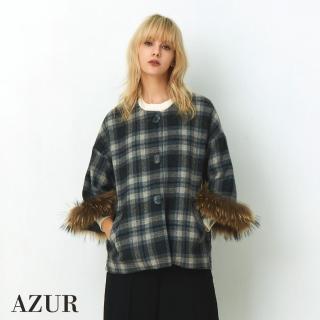 【AZUR】時尚女伶毛邊袖羊毛格紋斗篷外套