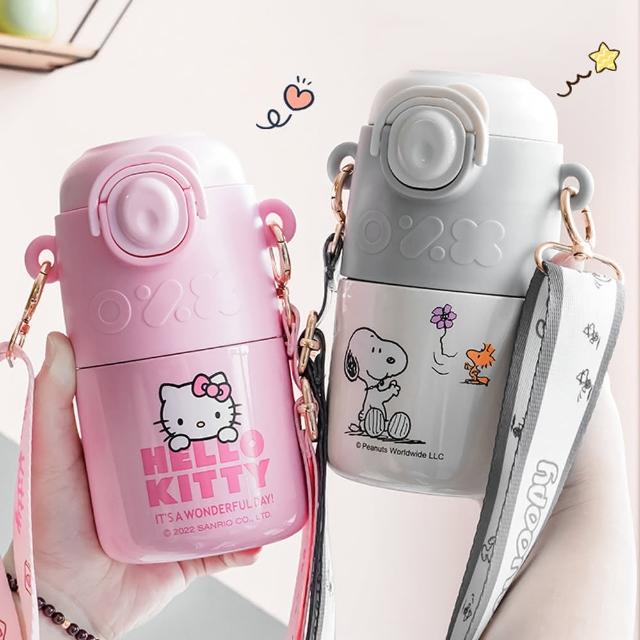 【優貝選】KITTY/SNOOPY Q萌可愛款 316不鏽鋼 吸管式 兒童背帶水壺 480ML(平輸品)