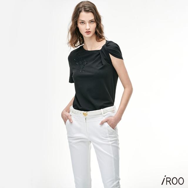 【iROO】玫瑰刺繡不對稱扭結設計款棉T