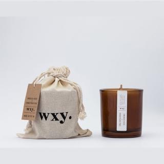 【英國 wxy.】Amber蠟燭- 煙燻玫瑰 & 蘇門答臘松(S/142g/專櫃公司貨)