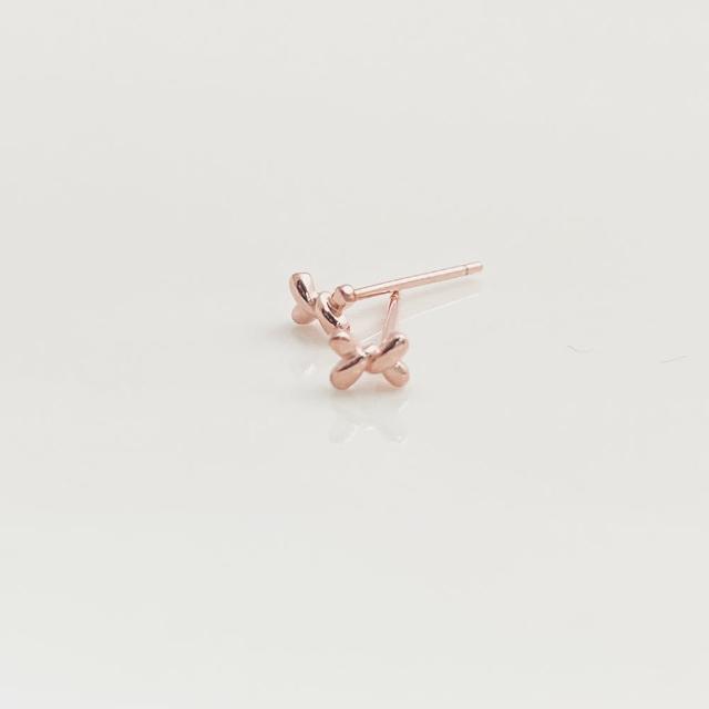 【Niloe】蝴蝶結玫瑰金耳環 針式耳環 女款創新設計(925純銀 耳環 針式 造型)