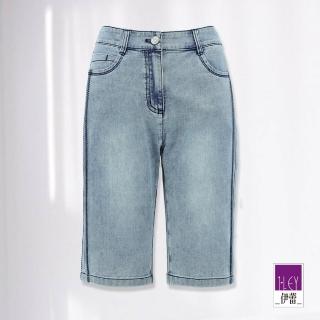 【ILEY 伊蕾】率性水洗車線造型五分牛仔褲(淺藍色；M-XL；1232338504)