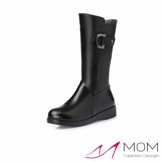 【MOM】真皮中筒靴 厚底中筒靴/真皮個性皮帶釦飾保暖機能造型厚底中筒靴(黑)