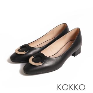 【KOKKO 集團】拼接圓形金屬飾釦微彎折低跟鞋棉羊皮(黑色)