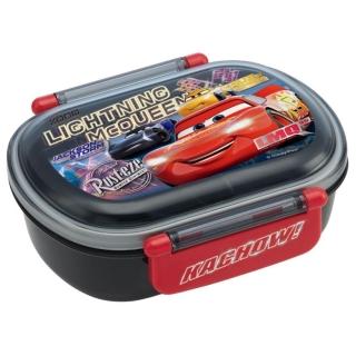 【小禮堂】Disney 迪士尼 閃電麥坤 透明雙扣便當盒 360ml Ag+ - 黑紅三台車款(平輸品)