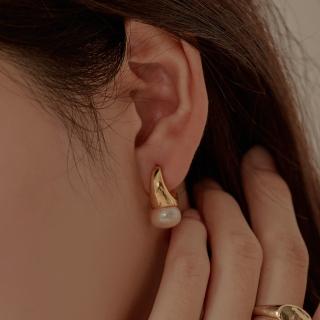 【OB 嚴選】韓國連線天然珍珠水滴型耳扣式耳環 《XA267》