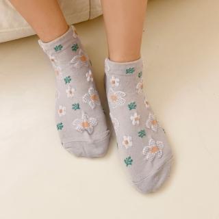 【OB 嚴選】小花造型立體織紋短襪 《ZA1372》