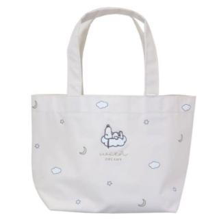 【小禮堂】Snoopy 雨傘布船型手提袋 - 米雲朵月亮款(平輸品)