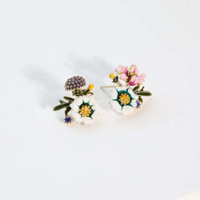 【ZANZAN 冉冉】設計工藝-藍鑽不對稱花朵花系列耳環(925銀針)