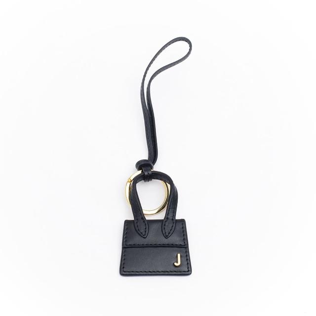 【JACQUEMUS】小包包造型 黑色 皮革 鑰匙圈 吊飾(213AC36213300990 BLK)