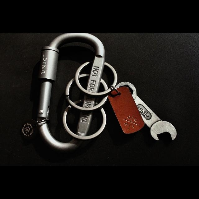 【UNIC】UNIC鋁合金扣環鑰匙圈 / 皮革開瓶器鑰匙圈(輕量化的硬質鋁合金扣環)