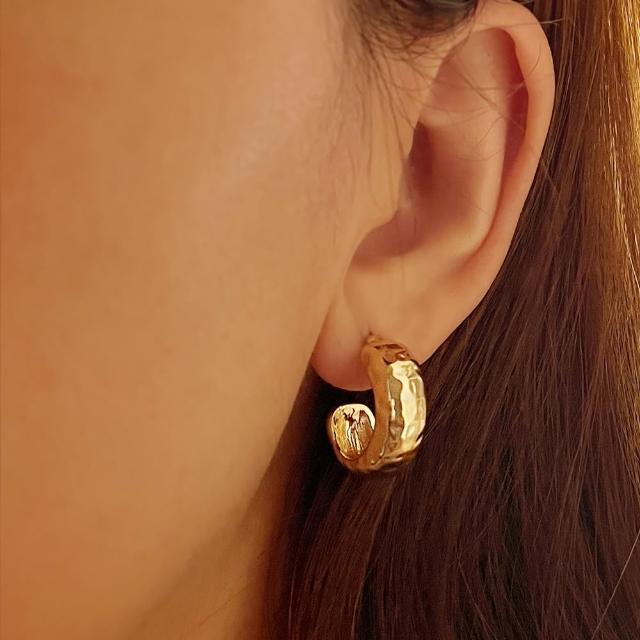【CReAM】Gena純銀合金鍍14K金色寬版水波紋路C型女耳環(新年 過年 送禮 禮物)