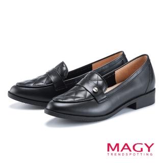 【MAGY】小圓釦牛皮稜格紋樂福尖頭低跟鞋(黑色)