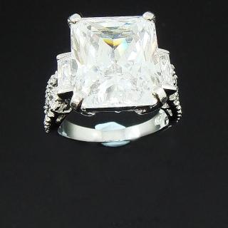 【Celosa珠寶】Celosa名品-精燦晶鑽戒