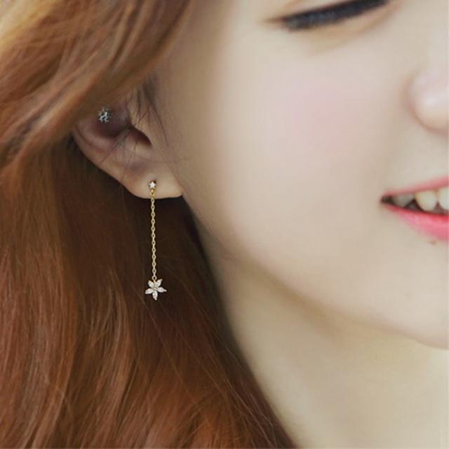 【Emi 艾迷】韓系上下花瓣垂墜鋯石流線 925銀針 耳環