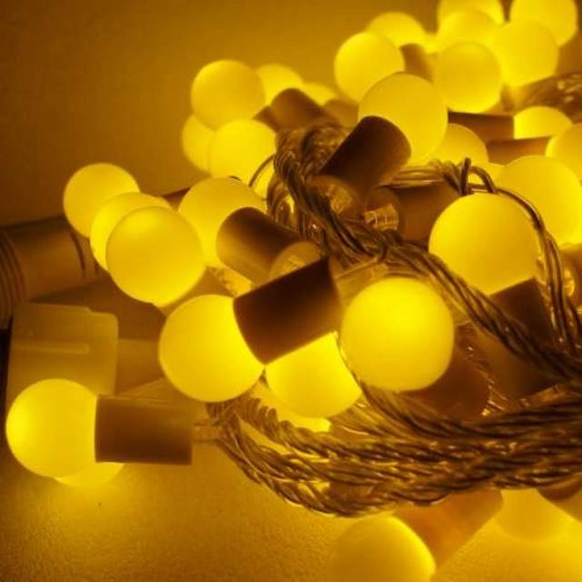 【摩達客】聖誕燈100燈LED圓球珍珠燈串(插電式/暖白光/透明線附控制器跳機 高亮度又省電)
