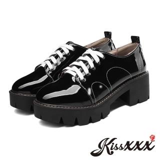 【KissXXX】個性漆皮車線裝飾厚底粗跟美腿設計休閒鞋(黑)
