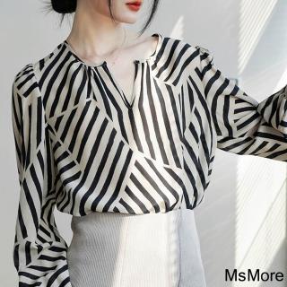 【MsMore】條紋印花寬鬆絲質長袖v領短版上衣#118959(棕)