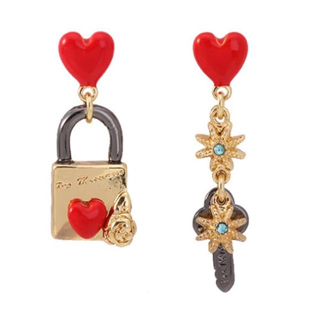 【Jpqueen】個性愛心鎖鑰匙鋯石不對稱耳環(金色)