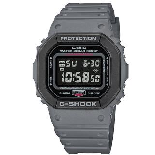 【CASIO 卡西歐】G-SHOCK 卡西歐 經典方型 軍事風格 電子液晶 防水 橡膠手錶 深灰色 44mm(DW-5610SU-8)