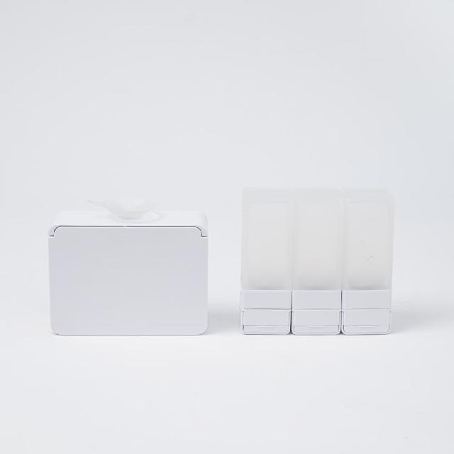 【Suzzi】旅行沐浴禮盒組 希臘白(皂盒*1個+M號分裝瓶*3支)