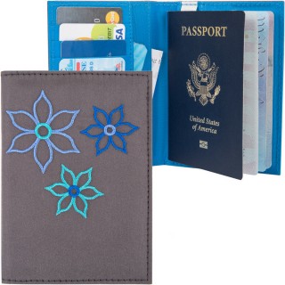 【Travelon】Bouquet繡花防護證件護照夾 灰(RFID防盜 護照保護套 護照包 多功能收納包)