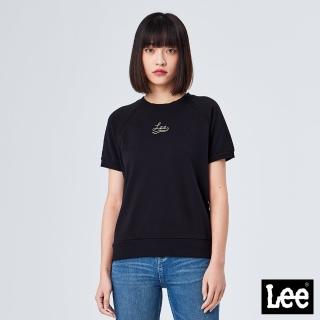 【Lee 官方旗艦】女裝 短袖T恤 / 草寫小LOGO 寬鬆連肩 典雅黑 季節性版型(LL210377K11)