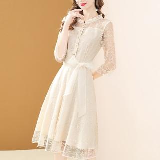 【FQ 時尚天后】浪漫米白花邊領線條刺繡綁帶洋裝(S-XL)