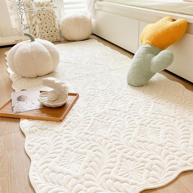 【凡尼塔】立體雕花柔滑奶絨地毯(70*150cm 簡約 INS 奶油色 北歐 房間 室內 客廳 臥室 裝飾 床邊)