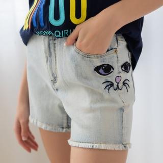 【Qiruo 奇若名品】專櫃女裝水藍刷白牛仔褲3233C 超短貓咪造型(水)