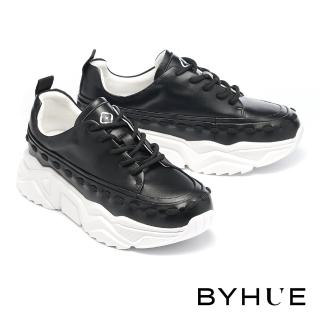 【BYHUE】簡約率性LOGO牛皮鞋繩穿帶裝飾厚底軟芯休閒鞋(黑)