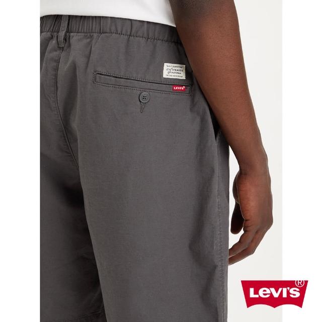【LEVIS 官方旗艦】男款 鬆緊帶亞麻休閒短褲 / 彈性布料 鐵灰 熱賣單品 A1042-0016