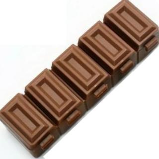 【Ainmax 艾買氏】風靡日本收納盒 超逼真五格巧克力藥盒(3入一組)