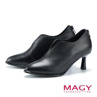 【MAGY】羊皮尖頭V口高跟踝靴(黑色)