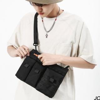 【JC Collection】日系工藝潮牌多口袋收納大容量側肩包斜背包(黑色)