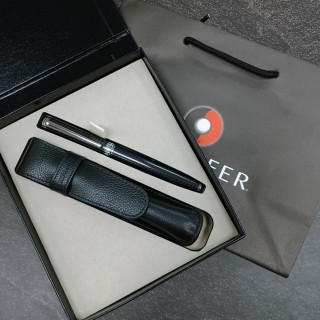 【SHEAFFER】Intensity王者系列碳纖紋黑鋼筆筆套禮盒(E0923443)