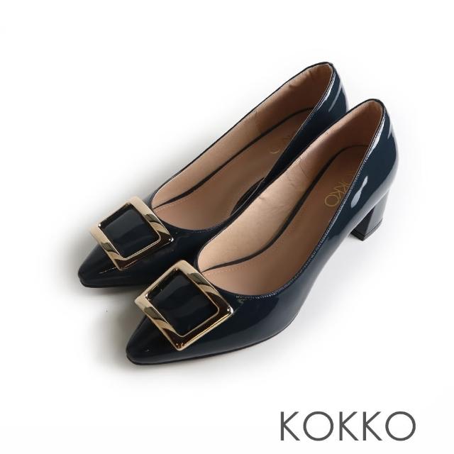 【KOKKO 集團】優雅大方金飾扣漆皮粗跟包鞋(深藍色)