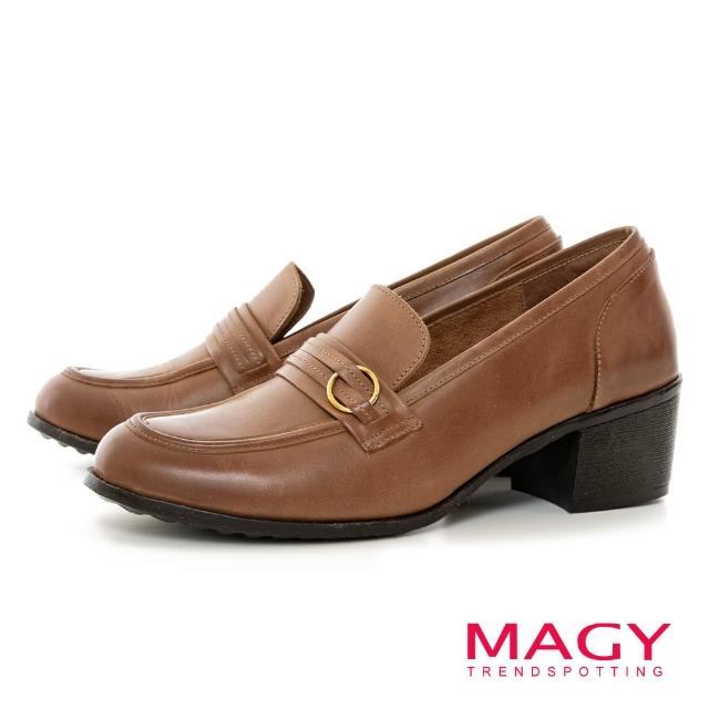 【MAGY】復古金屬釦牛皮樂福中跟鞋(棕色)