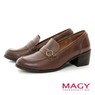 【MAGY】復古金屬釦牛皮樂福中跟鞋(咖啡)