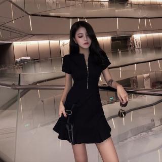【D.studio】韓版新款極簡主義心機拉鍊黑色洋裝(套裝 小黑裙 連衣裙 裙子 衣服 女裝 上衣 約會 禮服 T214)